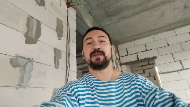 Как закрепить кабель в штробе