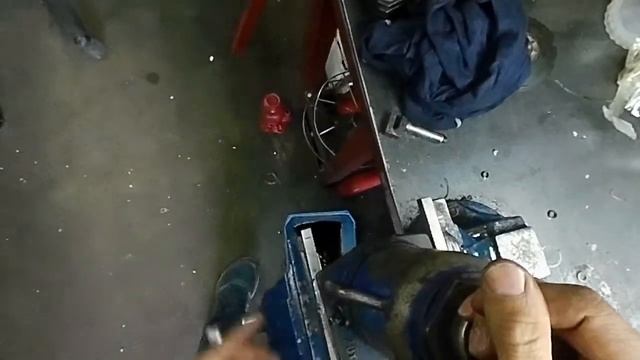 Ремонт бутылочного домкрата 20 тонн часть 1