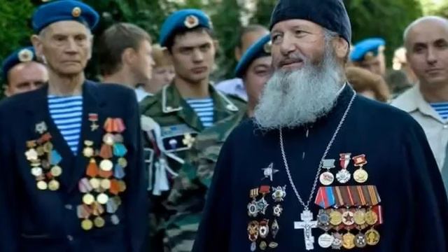 Расплескалась синева расплескалась