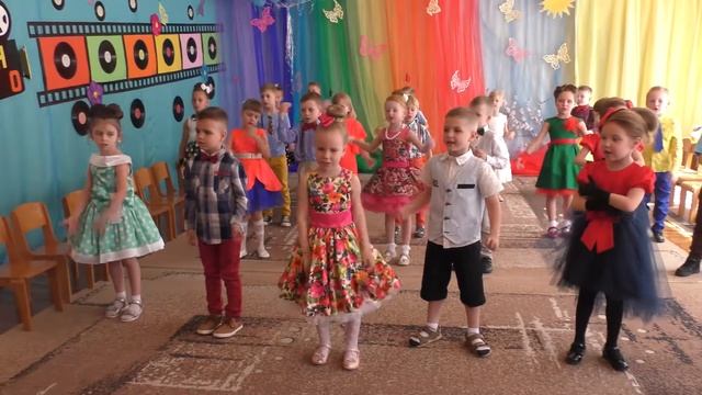 танец на утреннике детский сад это домик для ребят