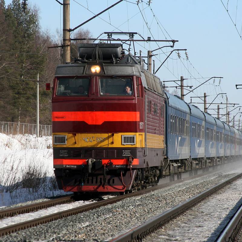 Едет поезд по России. Видео от Soboleff74