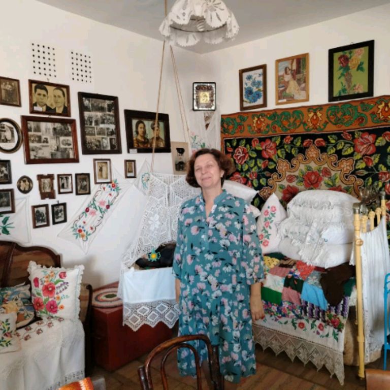 Анна Сашек