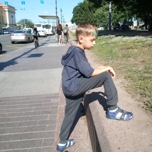 Нож