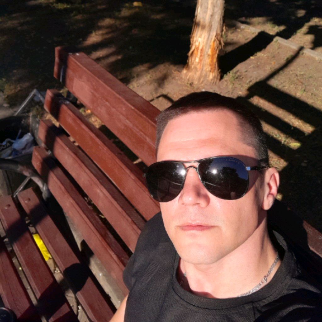 Maksim D.