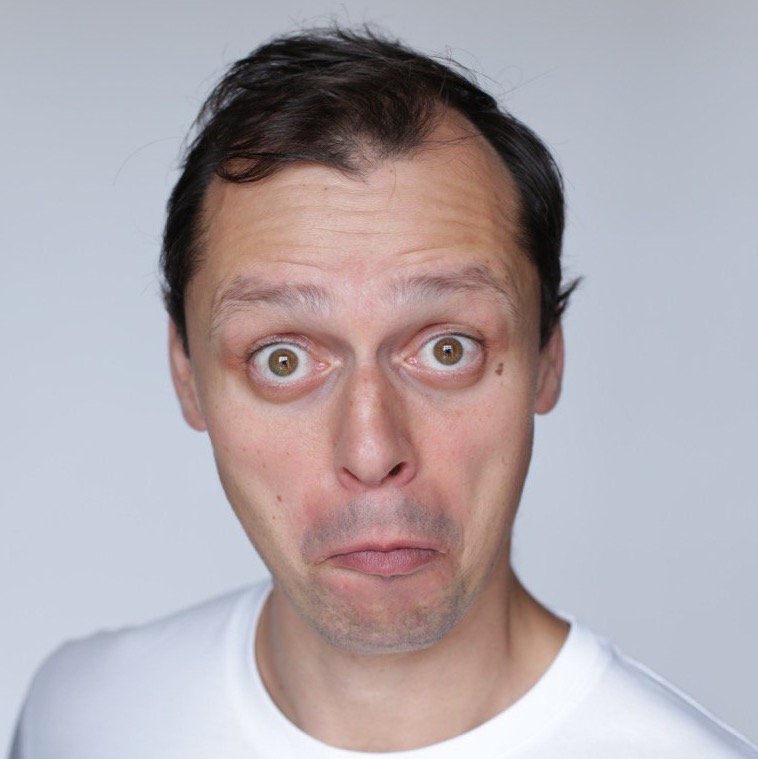 Виктор Комаров